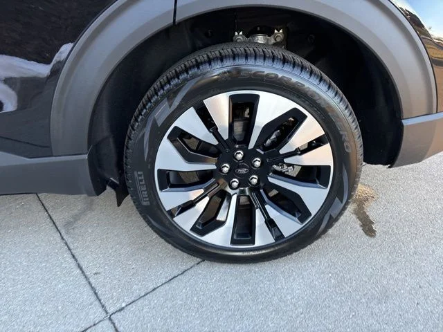 New 2026 Agate Black Metallic Ford Platinum™ image 10