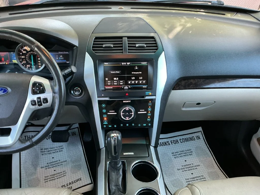 Used 2013 Red Ford Limited image 19