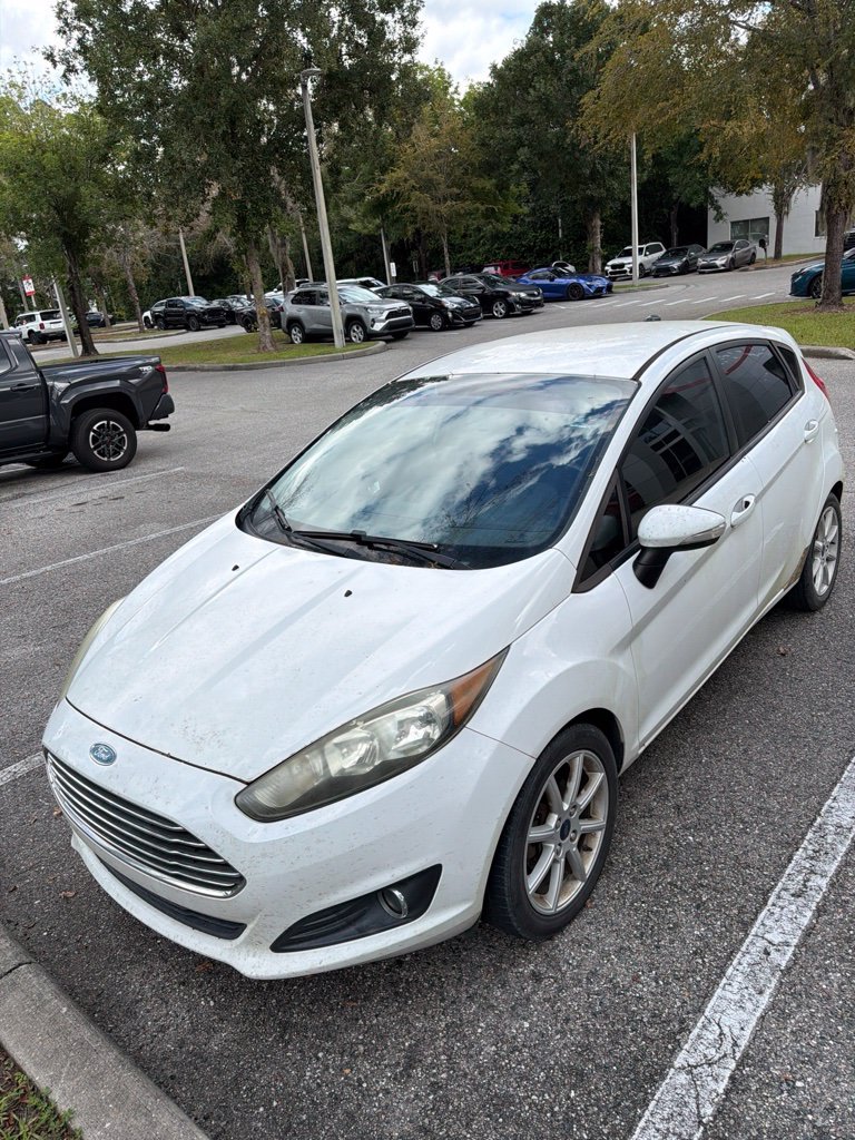 Used 2015 White Ford SE image 1