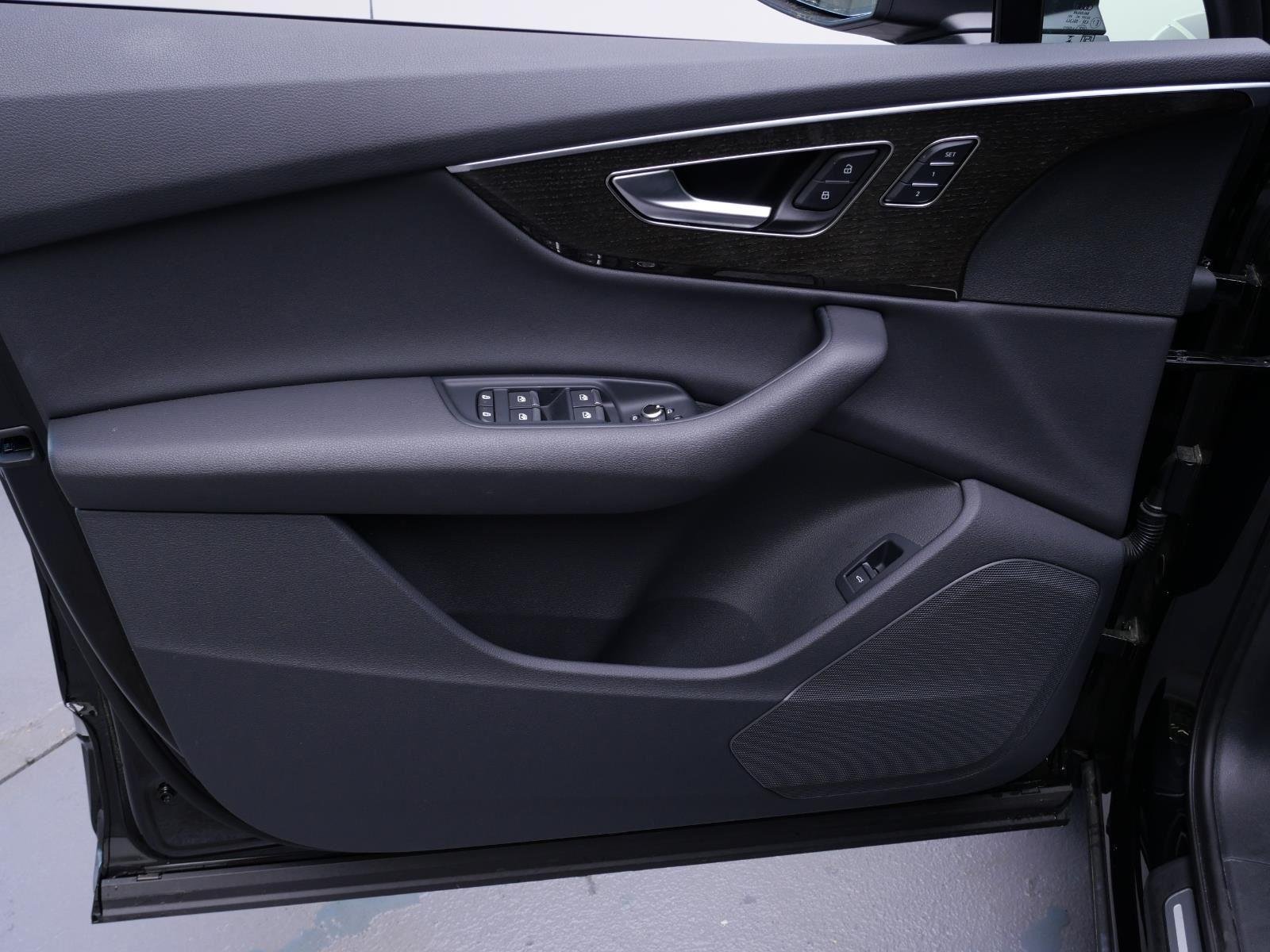 Used 2025 Mythos Black Metallic Audi Premium image 8