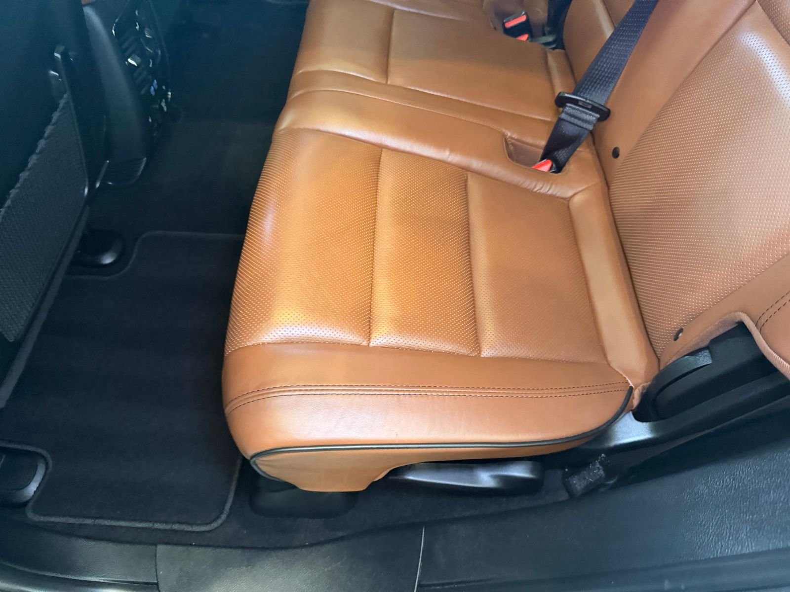 Used 2020 Off-white Jeep Overland image 42