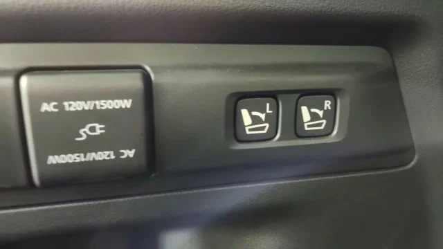 Certified Used 2025 White Mazda Premium image 75