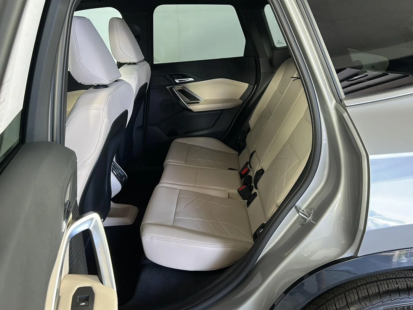 Used 2025 Space Silver Metallic BMW xDrive28i image 26
