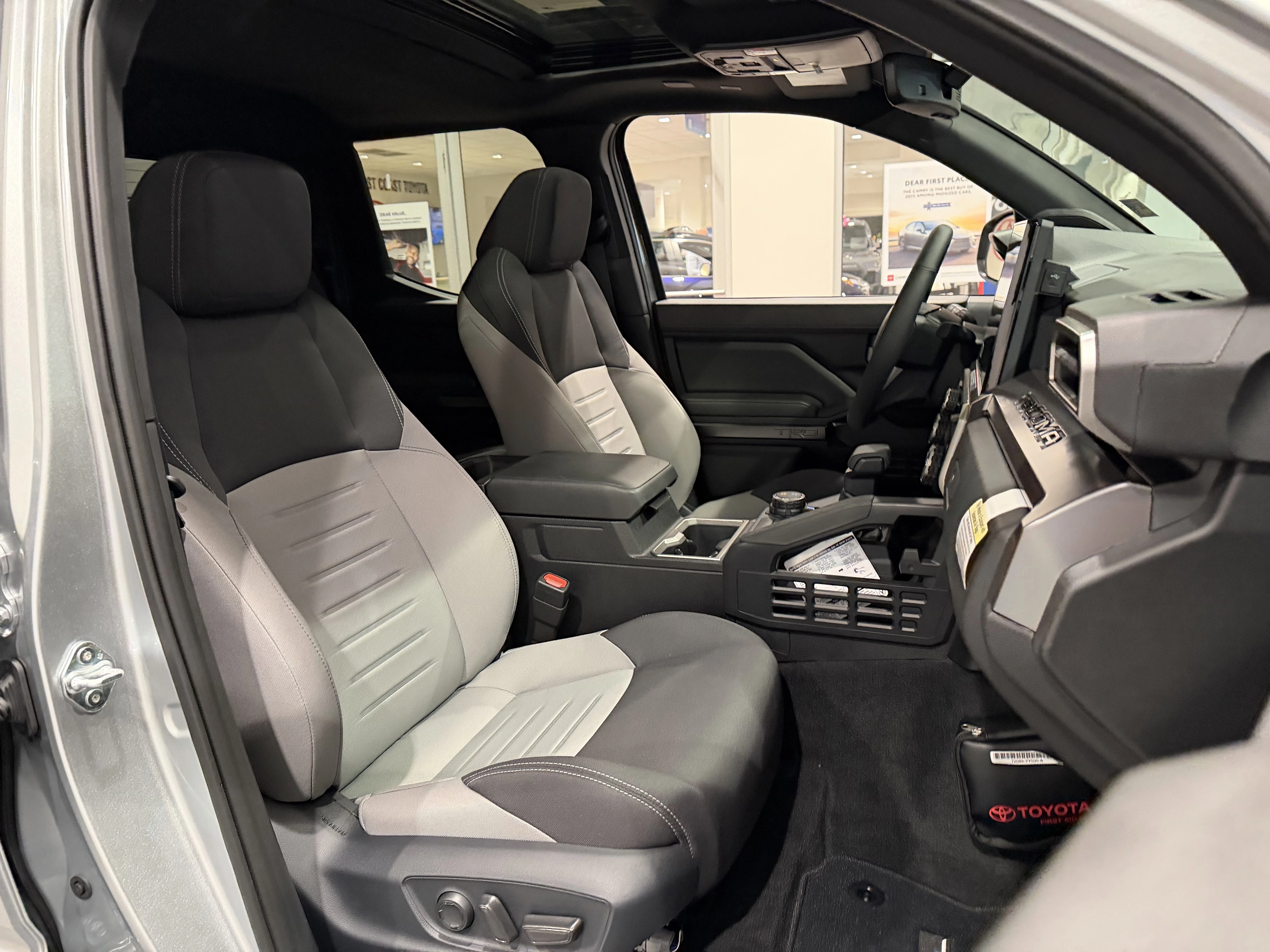 2025 Toyota Tacoma TRD Sport - Photo 35