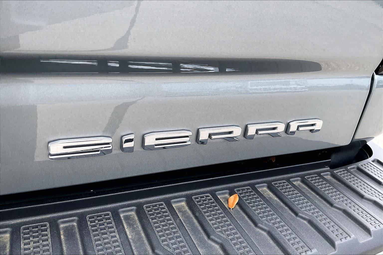 Used 2025 Sterling Metallic GMC Denali Ultimate image 10
