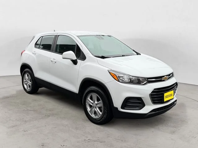 Used 2018 White Chevrolet LS image 7
