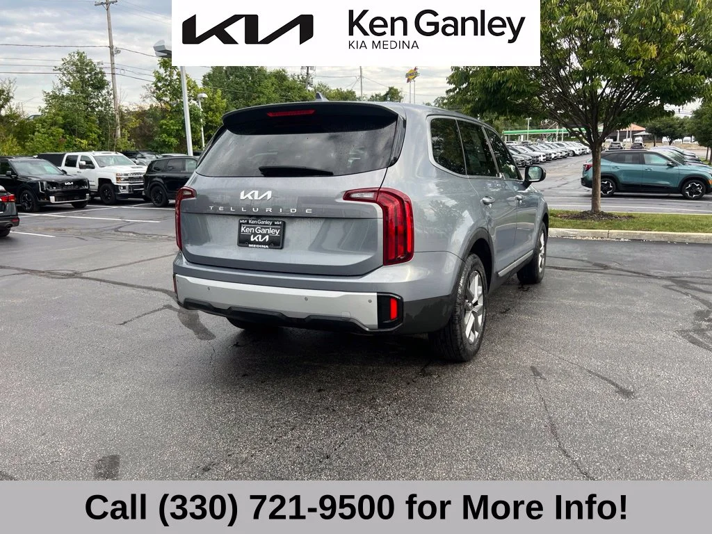 Used 2024 Silver Kia LX image 9