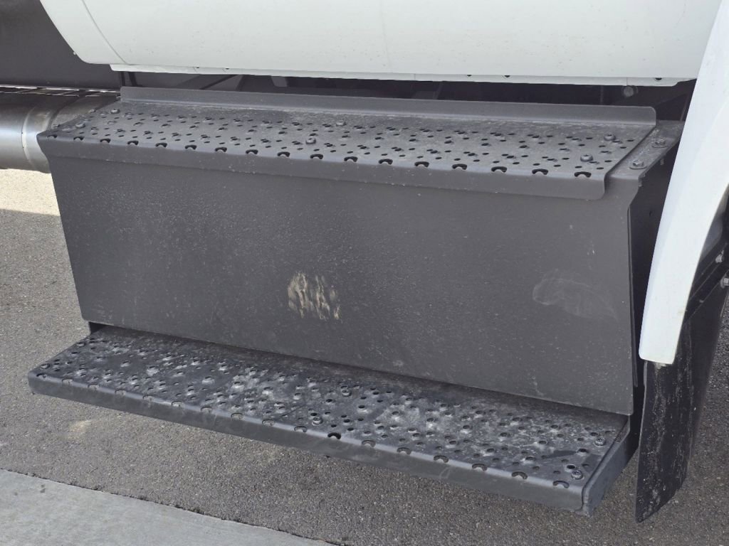 New 2025 Oxford White Ford Base image 26