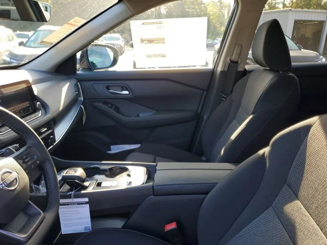 2026 Nissan Rogue SV - Photo 8