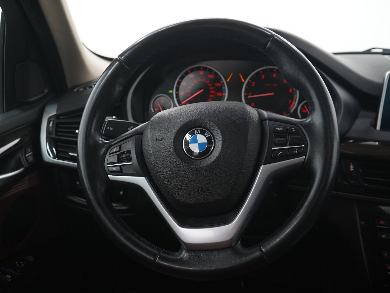 Used 2015 Alpine White BMW AWD 4dr xDrive35i image 19