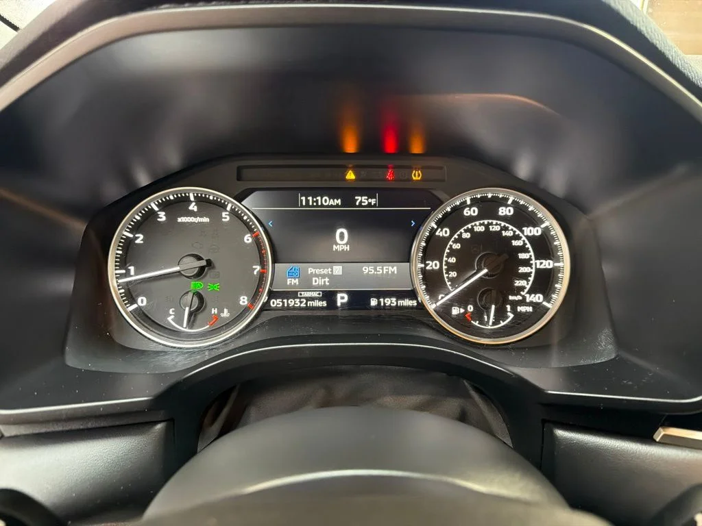 Used 2023 White Mitsubishi ES image 21