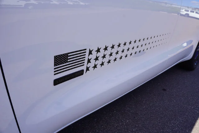 New 2027 Bright White Clear-Coat Paint Chrysler Select image 11