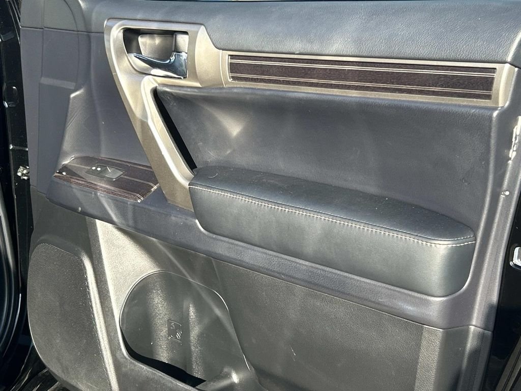 Certified Used 2021 Onyx Black Lexus 460 image 26