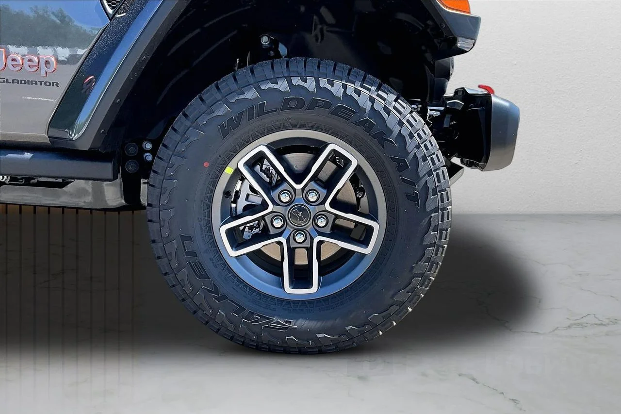 New 2026 Granite Crystal Metallic Clear-Coat Exterior Paint Jeep Mojave image 27