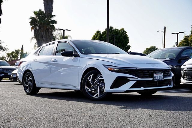 2025 Hyundai Elantra 1.6 SEL Sport's photo
