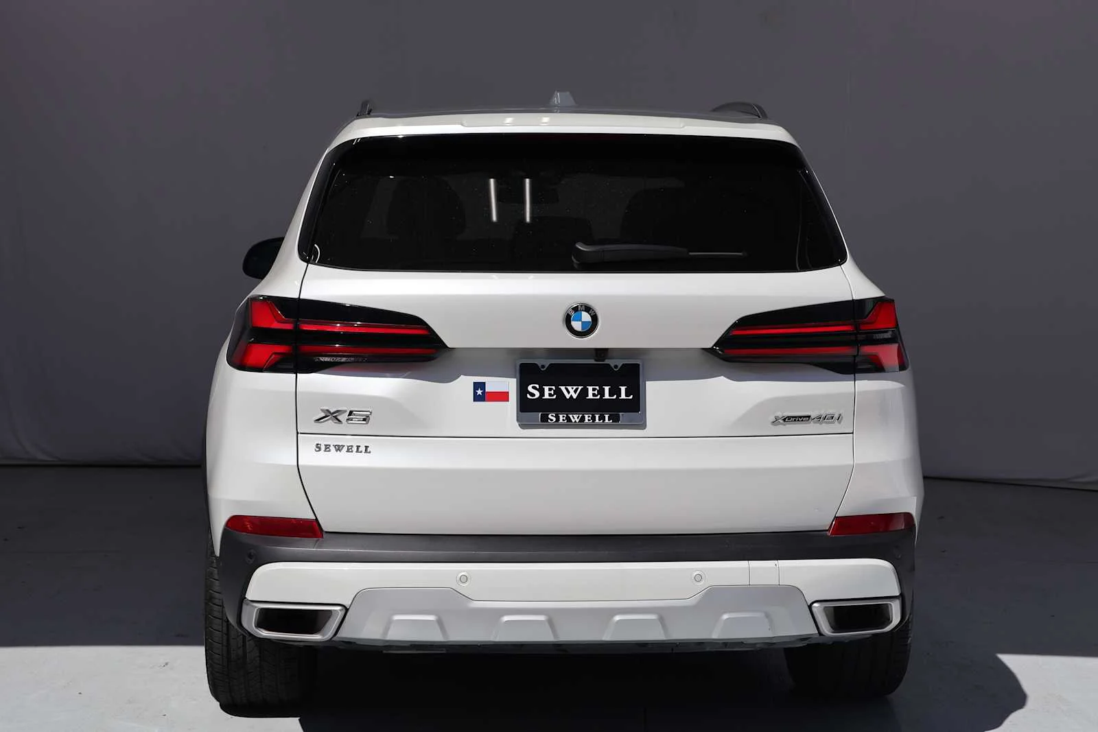 Certified Used 2025 Mineral White Metallic BMW xDrive40i image 6