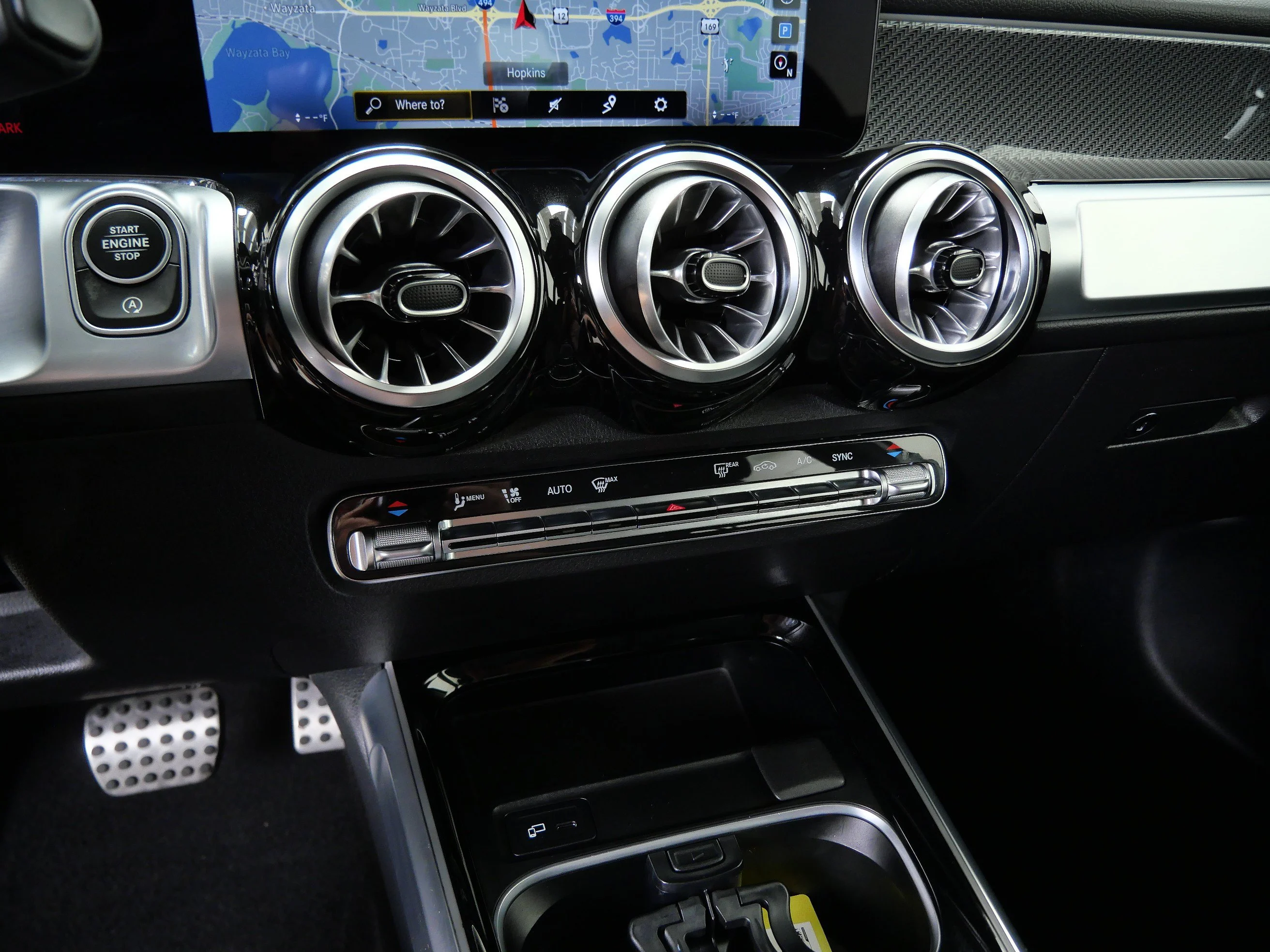 Used 2022 Polar White Mercedes-Benz AMG® GLB 35 4MATIC SUV image 22
