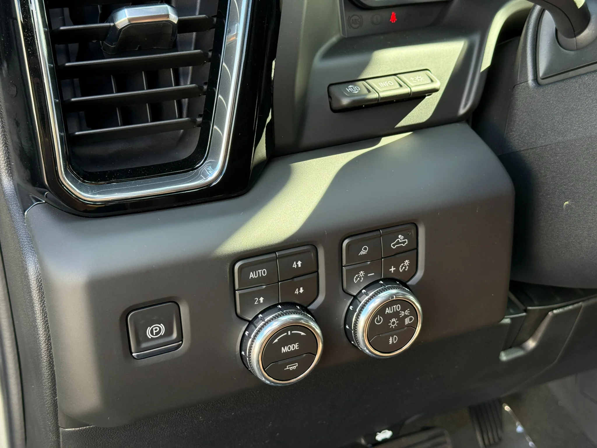 2026 GMC Sierra 2500HD Denali Ultimate - Photo 23