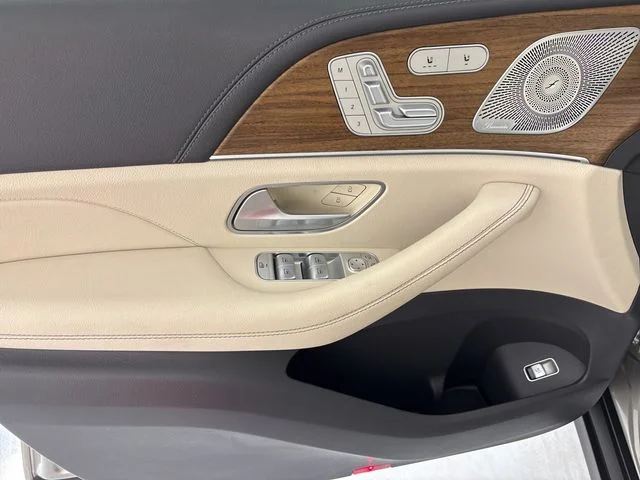 Used 2020 Silver Mercedes-Benz GLE 450 image 26