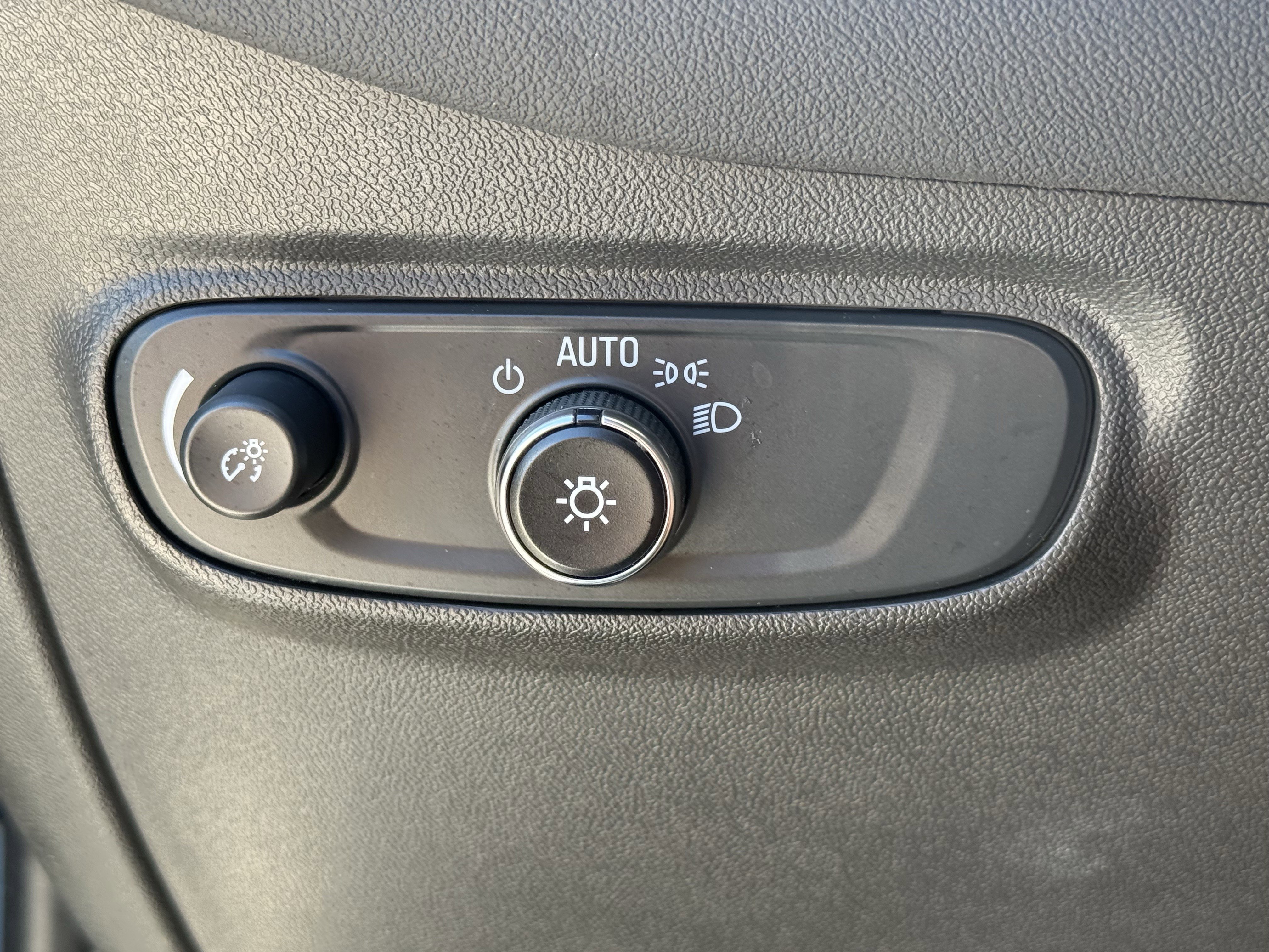Used 2024 Lakeshore Blue Metallic Chevrolet  image 25