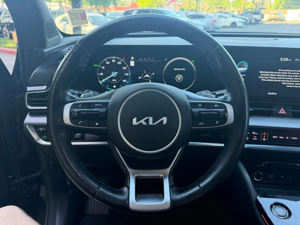 Used 2023 Fusion Black Kia SX-Prestige image 12