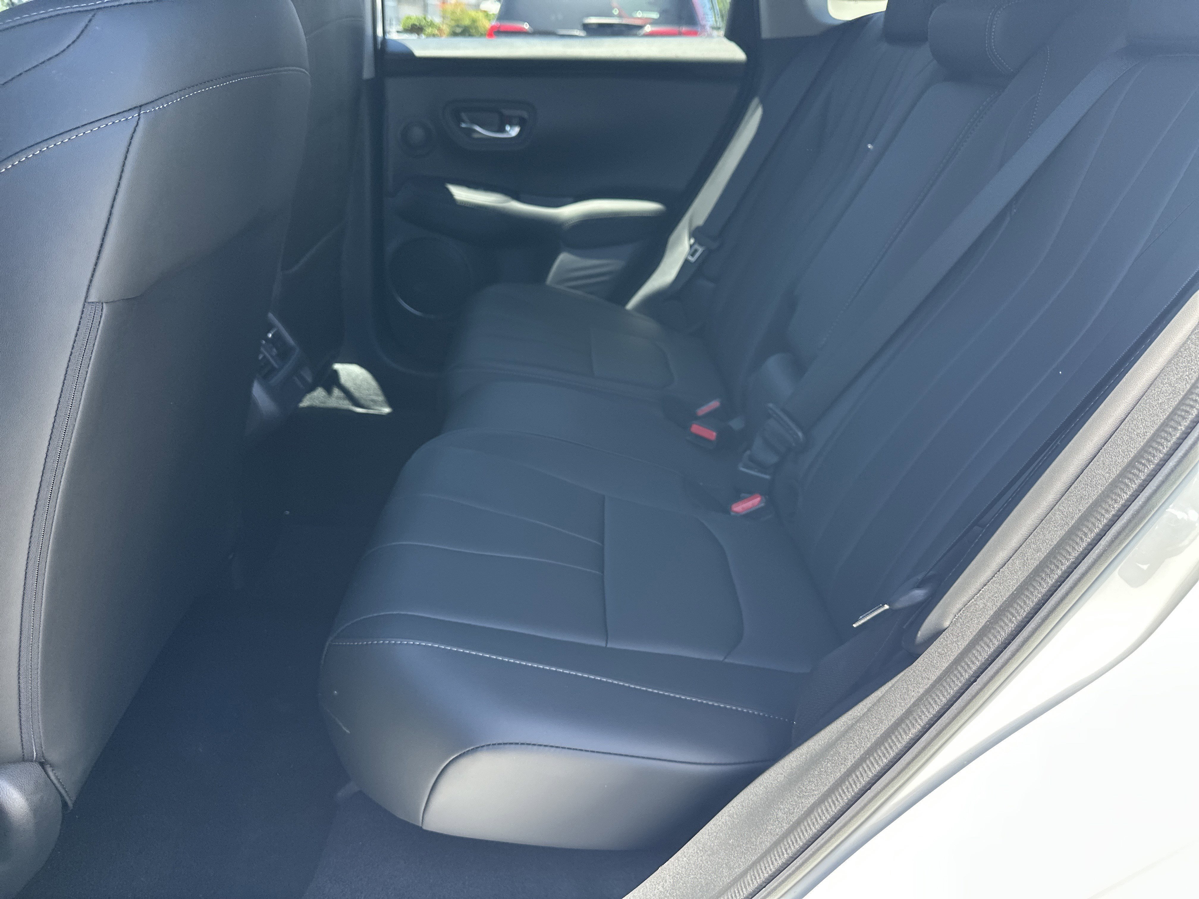 Used 2025 Platinum White Pearl Acura Base image 24