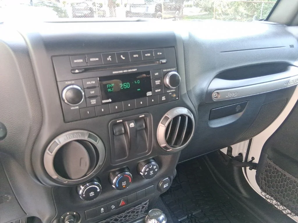 Used 2016 White Jeep Sport image 11