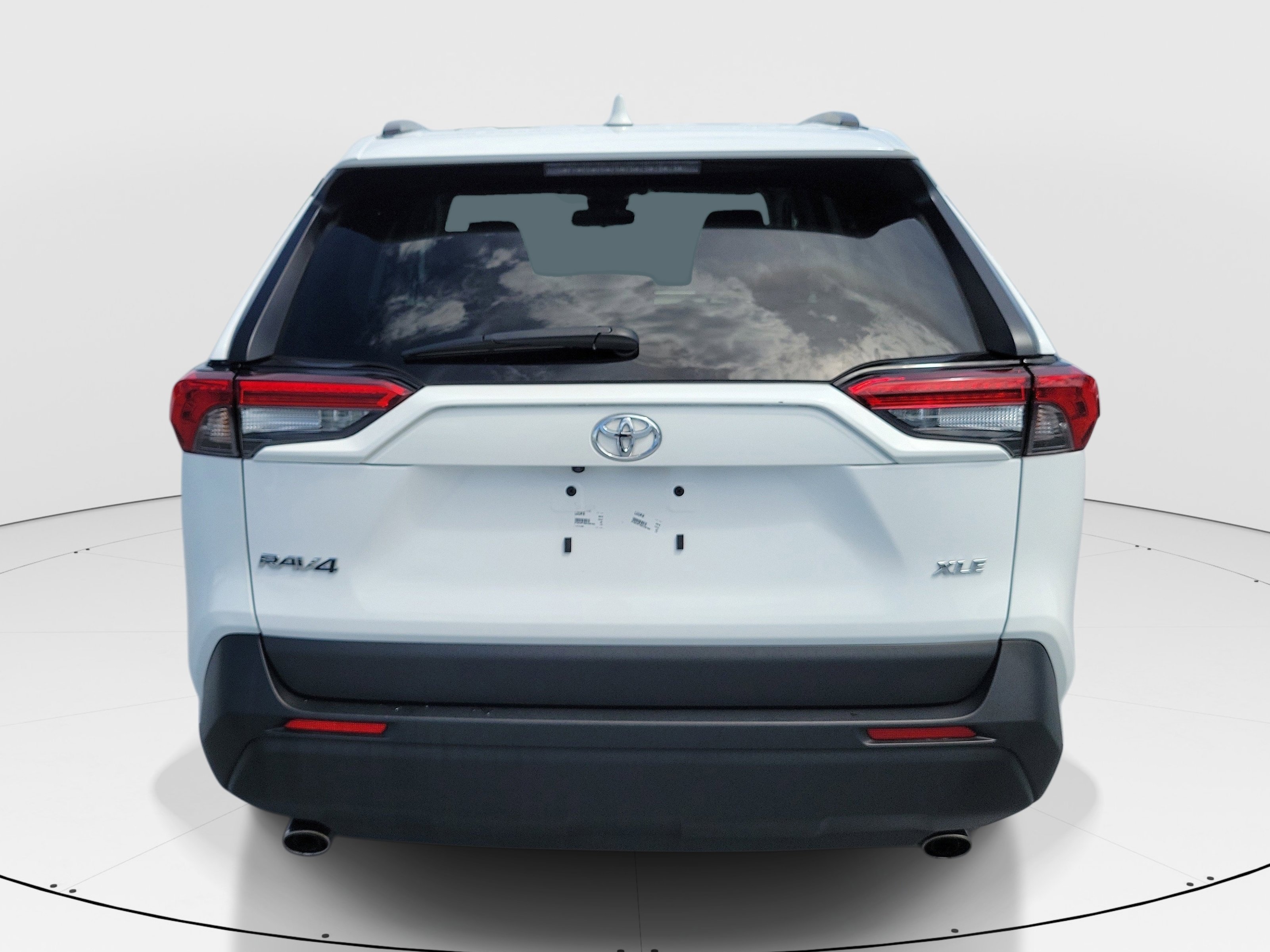 Used 2025 Ice Toyota XLE image 5