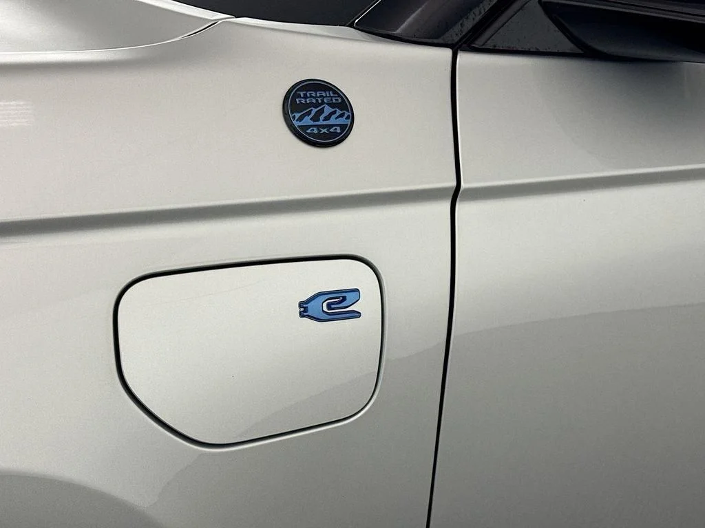 Used 2024 Silver Jeep Trailhawk 4xe image 23