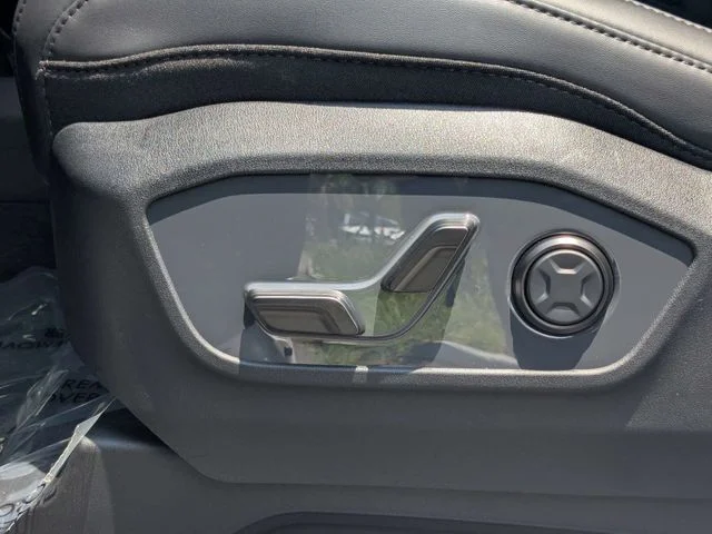 New 2027 Glacial White Pearl Kia X-Line EX image 21