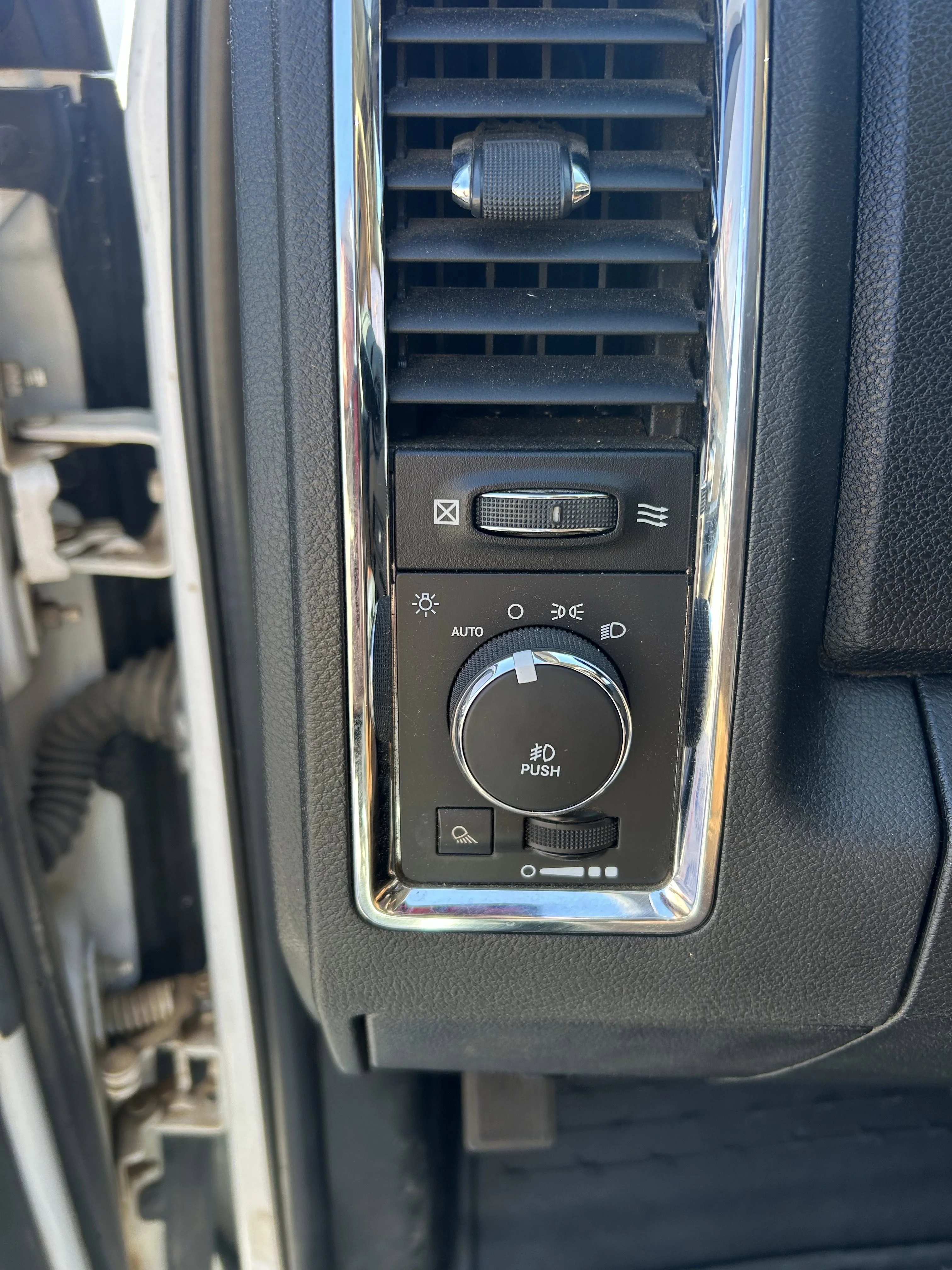 Used 2016 White Ram Longhorn image 14