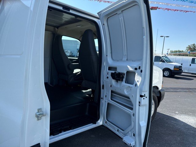 2025 Chevrolet Express Cargo Work Van - Photo 16