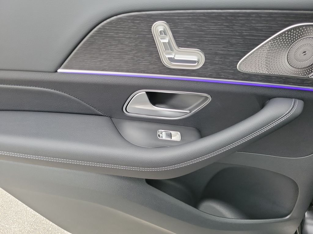 New 2026 Black Mercedes-Benz GLS 450 image 17