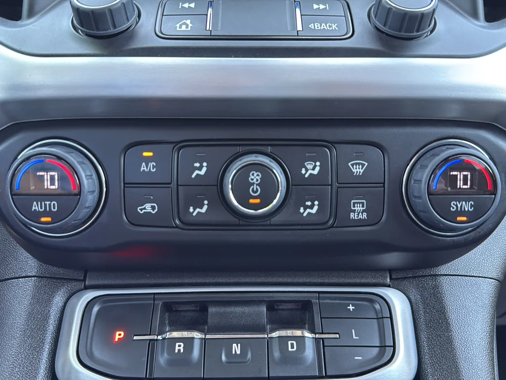 Used 2023 White GMC SLE image 26