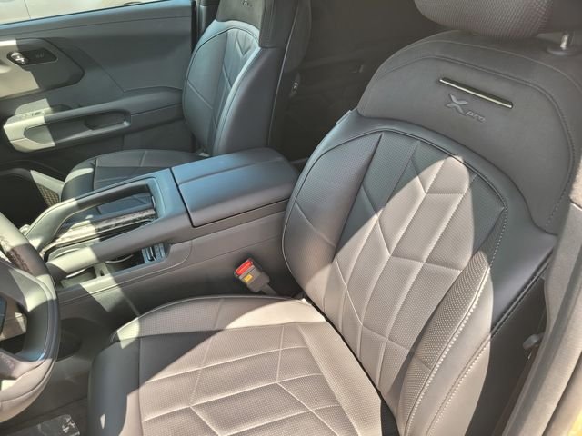 Used 2027 Brown Kia X-Pro SX-Prestige image 13