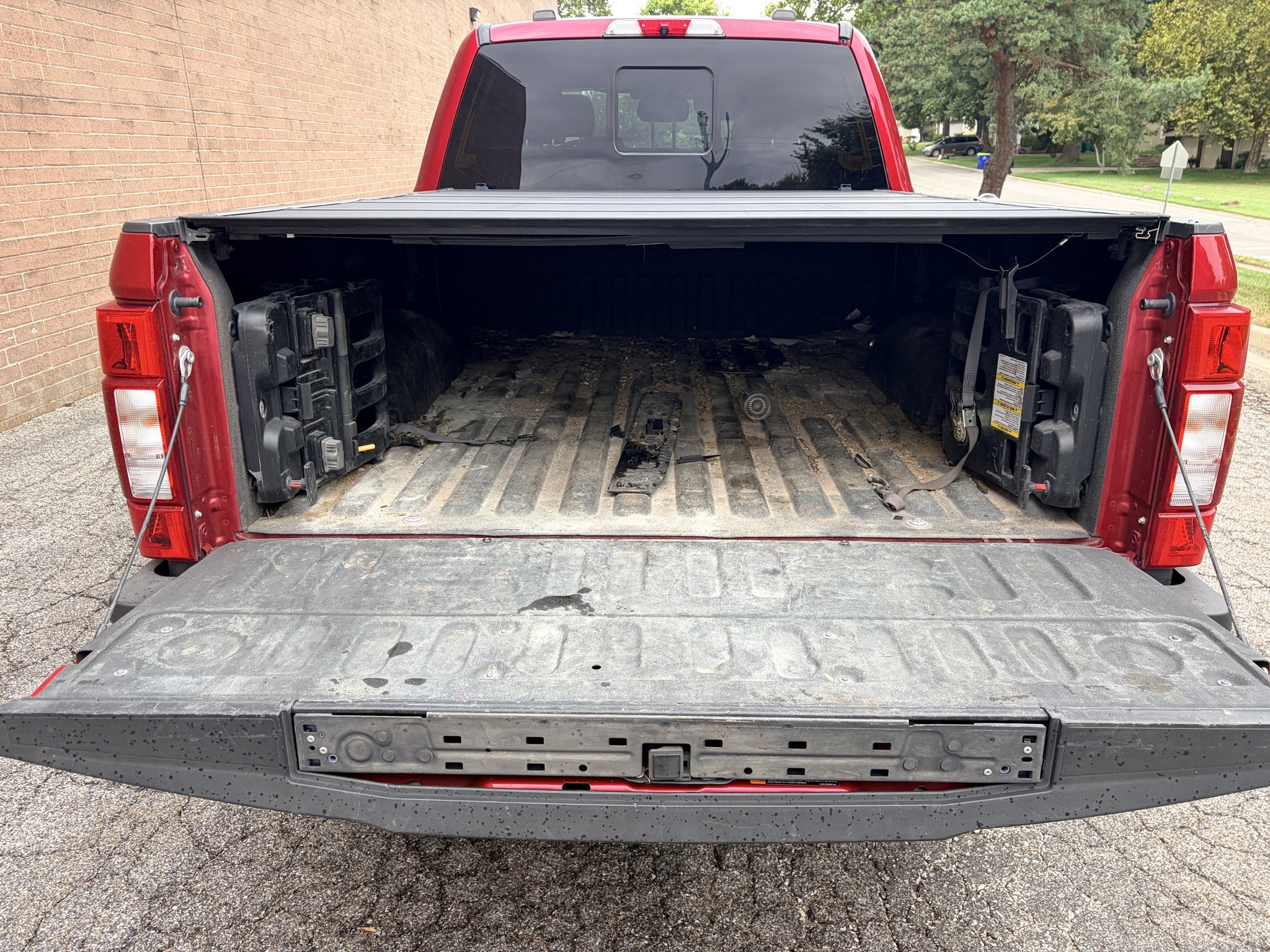Used 2022 Rapid Red Metallic Tinted Clearcoat Ford LARIAT image 21