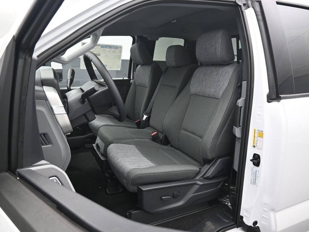 New 2026 Oxford White Ford XLT image 8