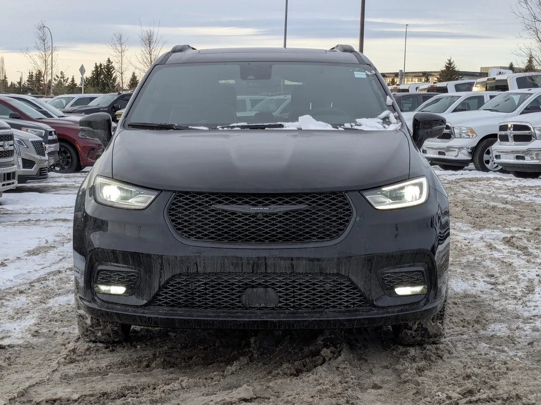 New 2026 Black Chrysler Limited - - AWD - 360 Camera - Vented Seats - AWD System - Remote Start & More! image 3