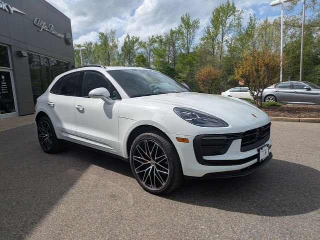 Used 2025 White Porsche Base image 9