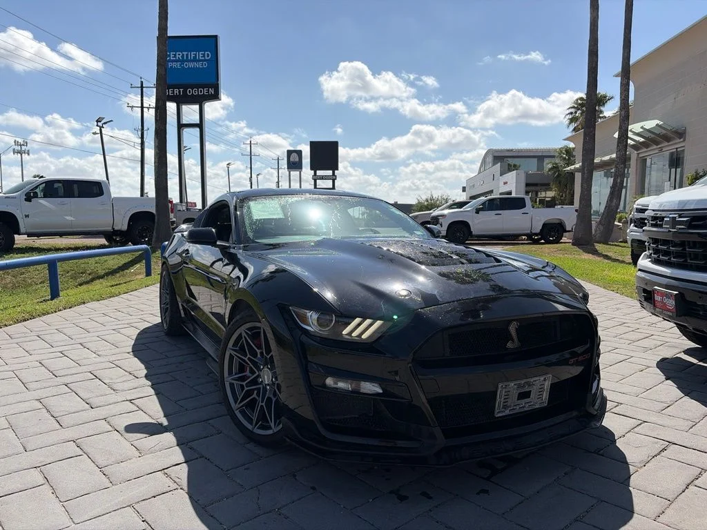 Used 2022 Black Ford Shelby GT500 image 1