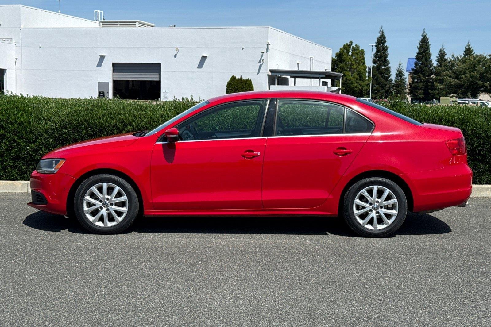 Used 2013 Tornado Red Volkswagen SE w/Convenience image 6