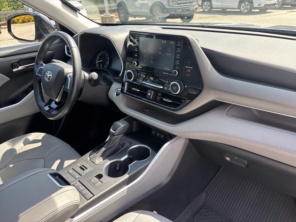 2021 Toyota Highlander XLE - Photo 31
