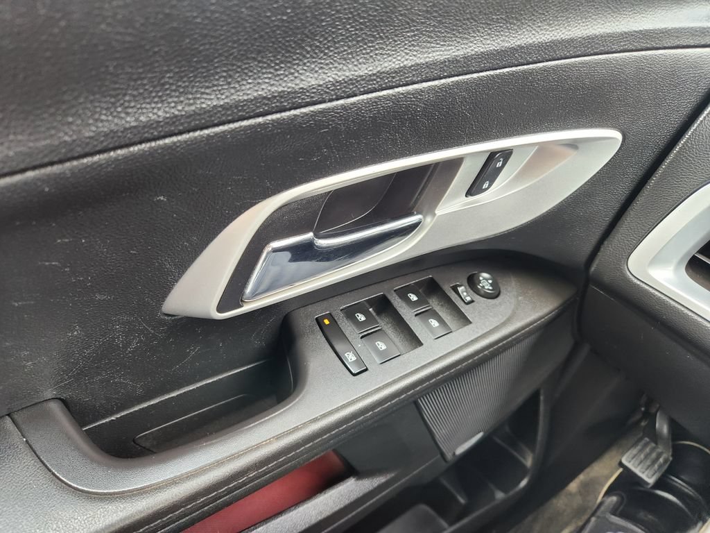 Used 2016 SILVER ICE METALLIC Chevrolet LT image 15