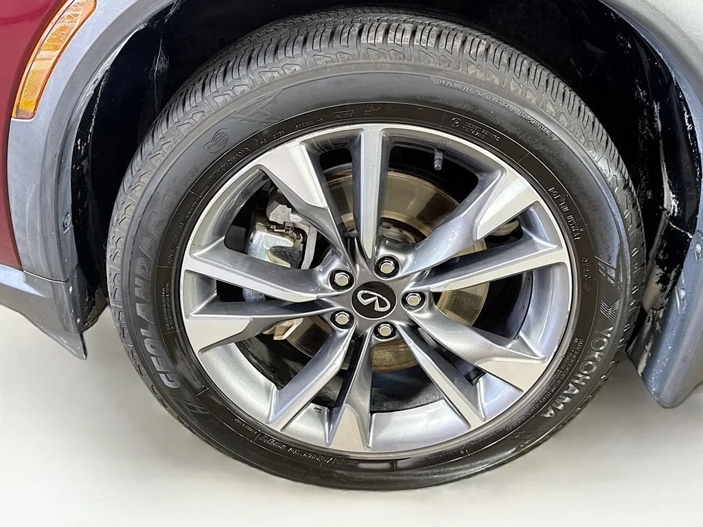 Certified Used 2023 Red INFINITI LUXE image 43