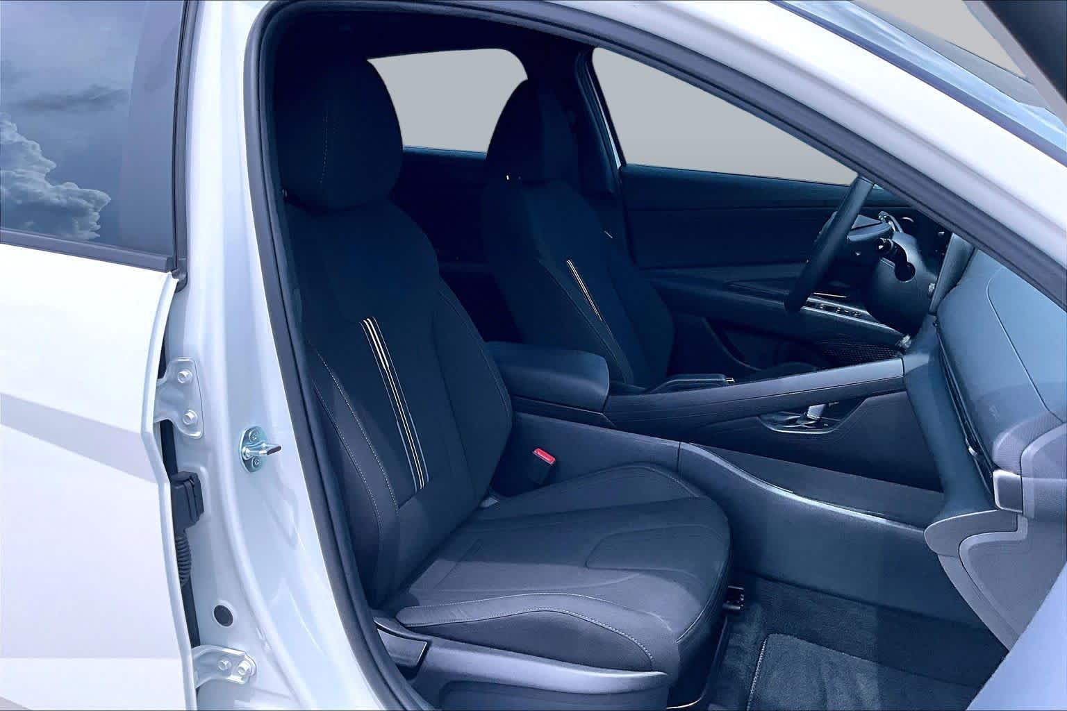 Used 2026 Serenity White Hyundai SEL Sport image 9