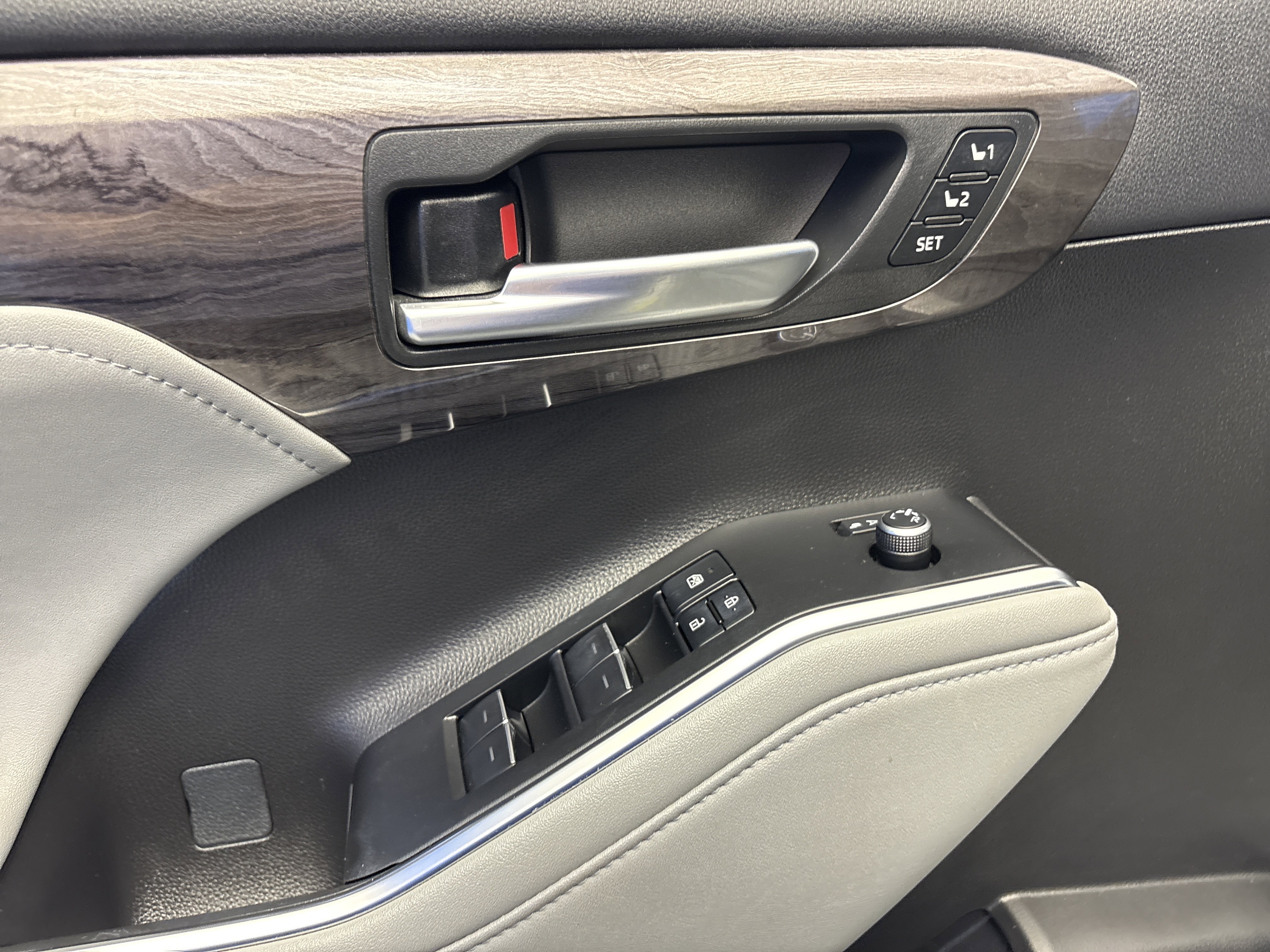 Used 2023 Celestial Silver Metallic Toyota Platinum image 10