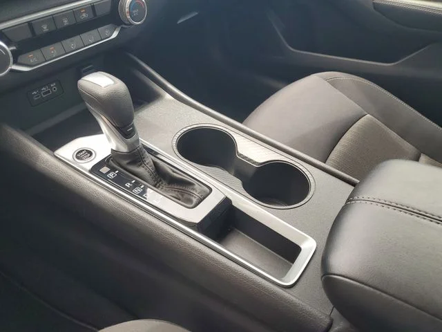 2025 Nissan Altima SV - Photo 15