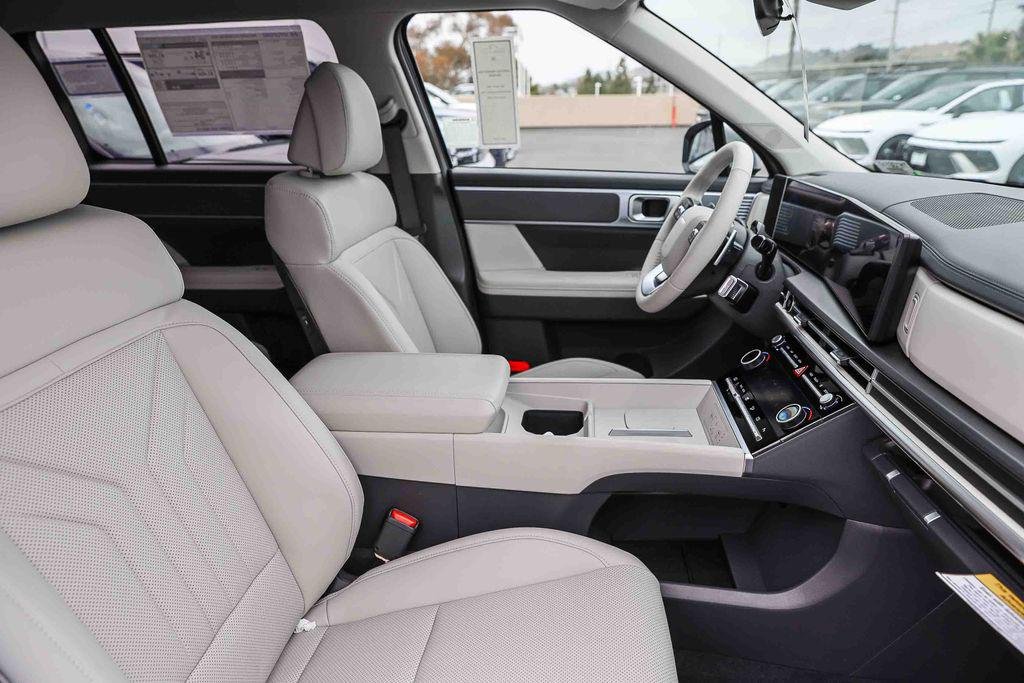 New 2026 Shimmering Silver Hyundai SEL image 17