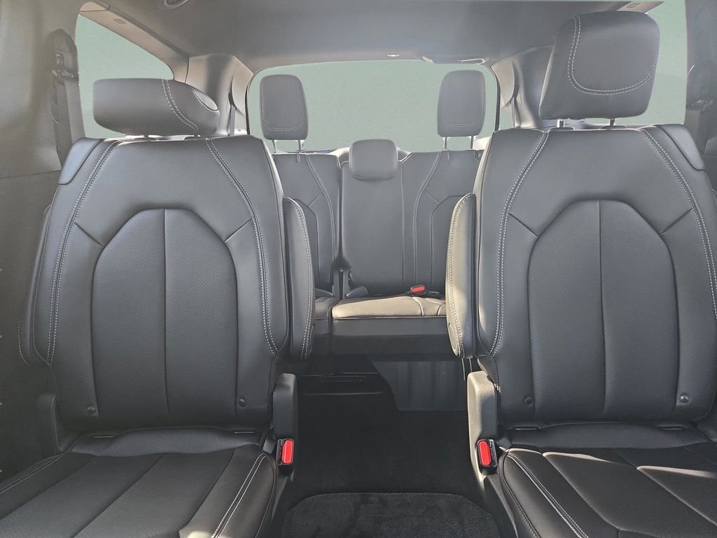 New 2026 Silver Chrysler LX image 17