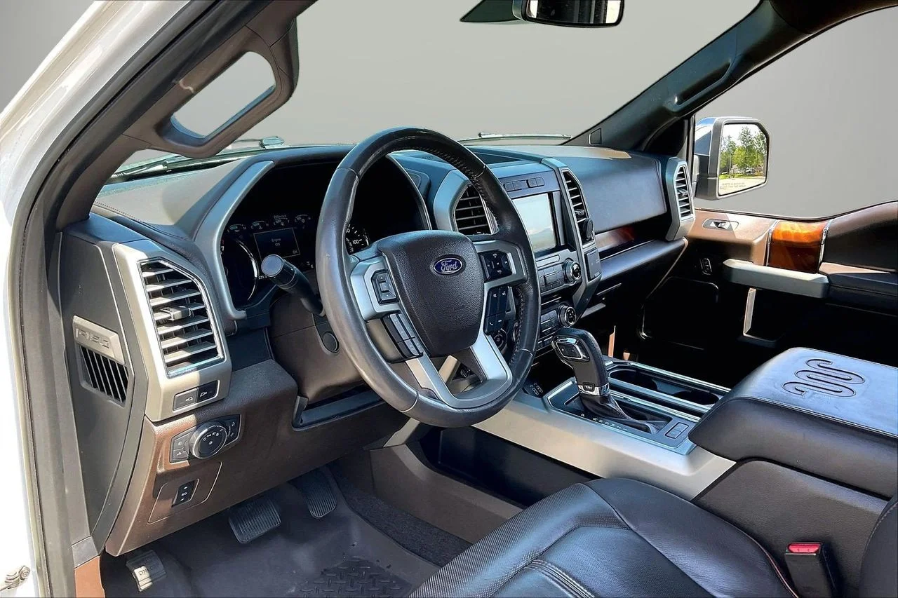 Used 2016 White Ford King Ranch image 21